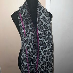 Black leopard cheetah  Danier scarf